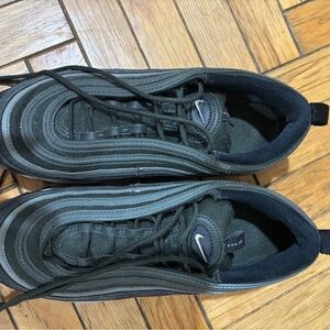 Nike Women's AIR MAX 97 in Dark Green and Black - size 7
